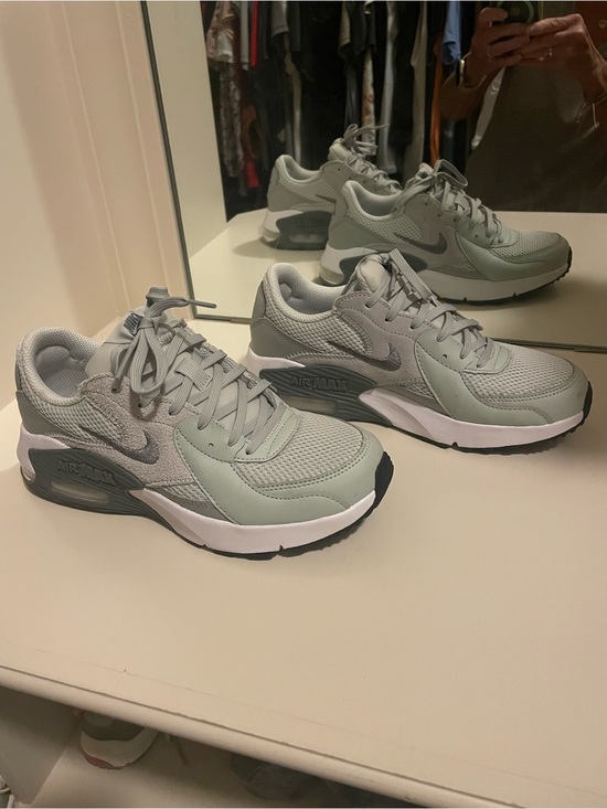 Nike Shoes - Nike Air Max Sneakers - Womens (EUC)